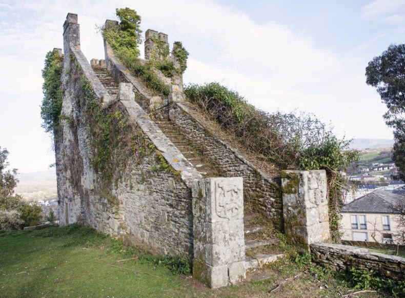 Fortaleza de Sarria, Spain